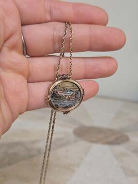 Vintage Avon 1982 Country Christmas Sleigh Ride Damascene Pendant Necklace